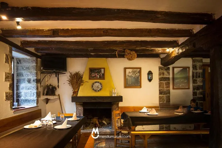 Country house for 14 people, with terrace - 1