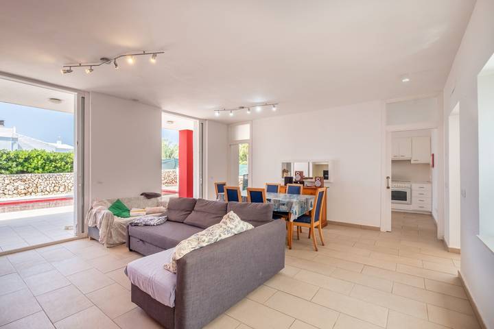 Moderna "Villa en Menorca" con piscina y terraza en la azotea in Cap d'en Font, Sant Lluís