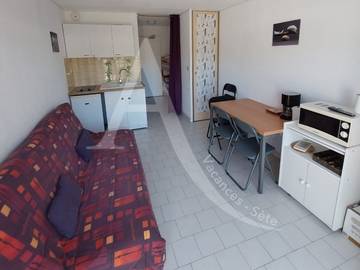 Gîte pour 4 personnes, avec terrasse dans Plage Lazaret