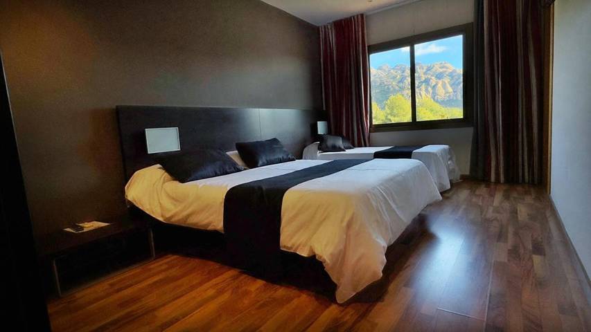 Hôtel pour 3 personnes, avec jardin à El Bruc - 2