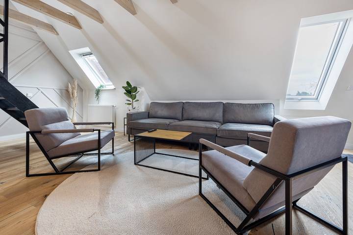 Ganze Wohnung, Ferienwohnung 'Penthouse Kokorey' mit Gemeinschaftsgarten, Balkon und Wlan in Halstenbek, Kreis Pinneberg