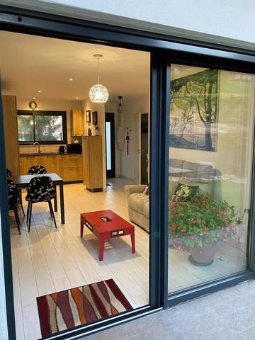 Gîte pour 2 personnes, avec terrasse à Puygouzon