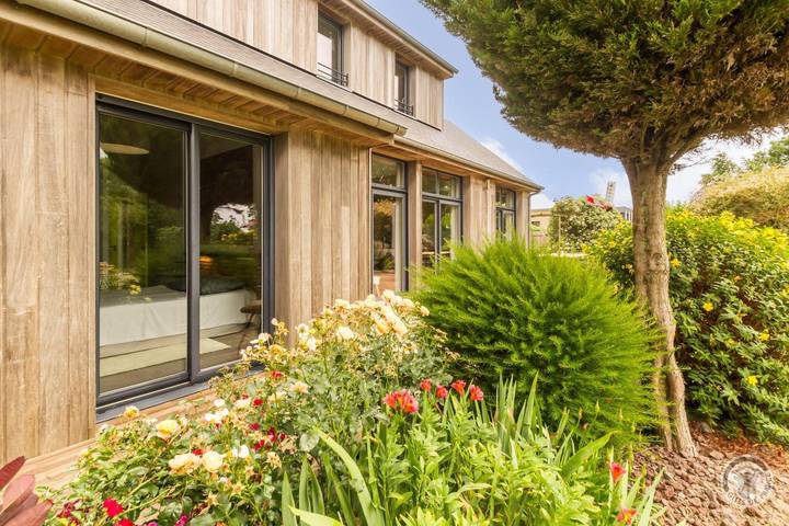 Gîte pour 9 personnes, avec jardin et terrasse à Dragey-Ronthon - 2