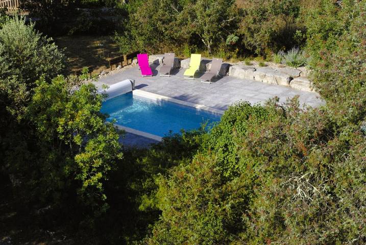 Location de vacances pour 12 personnes, avec jardin ainsi que piscine et terrasse à Labeaume - 3