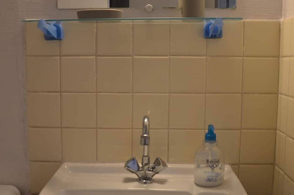 Appartement entier, Studio cosy, centre ville, 5min à pied gare Sncf in Rouen, Région de Rouen