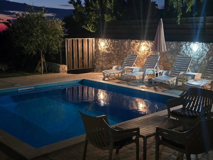 Willa dla 5 osób, z basen i widok oraz ogród w Czarnogóra