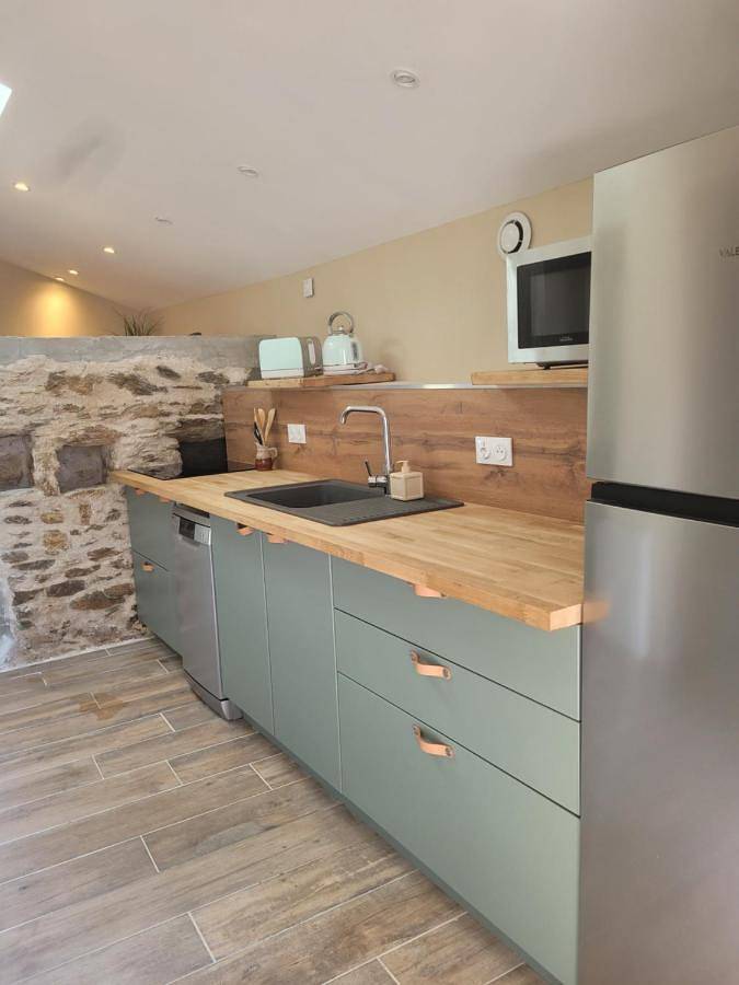 Two-Bedroom House in Carquefou, Région de Nantes