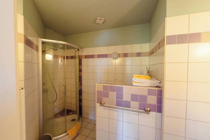 Ganze Wohnung, Wohnung 5 · Abendträumerei – Ferienwohnung mit Hochboden im gräflichen Forsthaus in Temmen-Ringenwalde, Barnimerland Region