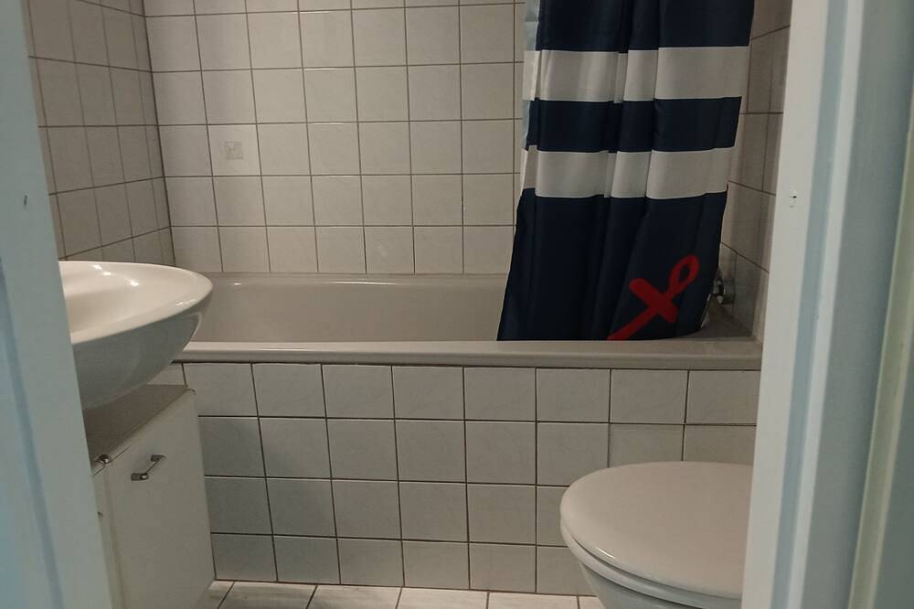 Ganze Wohnung, Seeblick Apartment  direkt neben der Schwimmhalle,  Tierfreundlich in Plön, Plön (Stadt)