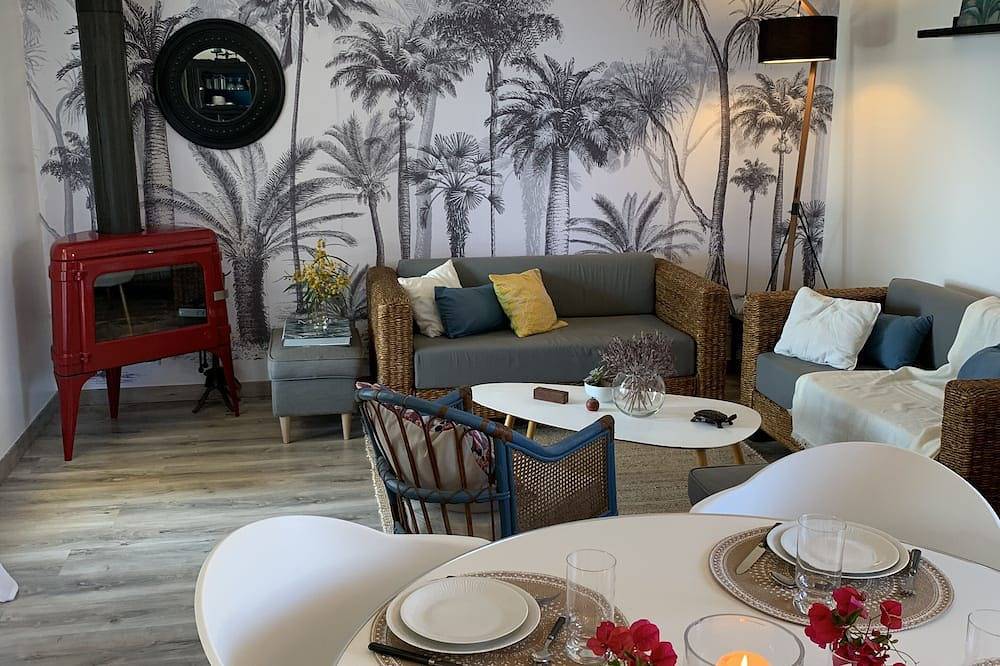 Maison Bord de mer . Location du Samedi au Samedi in Sartena, Sartène e dintorni