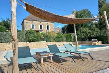 Gîte pour 4 personnes, avec jardin et piscine à Sauveterre-la-Lémance