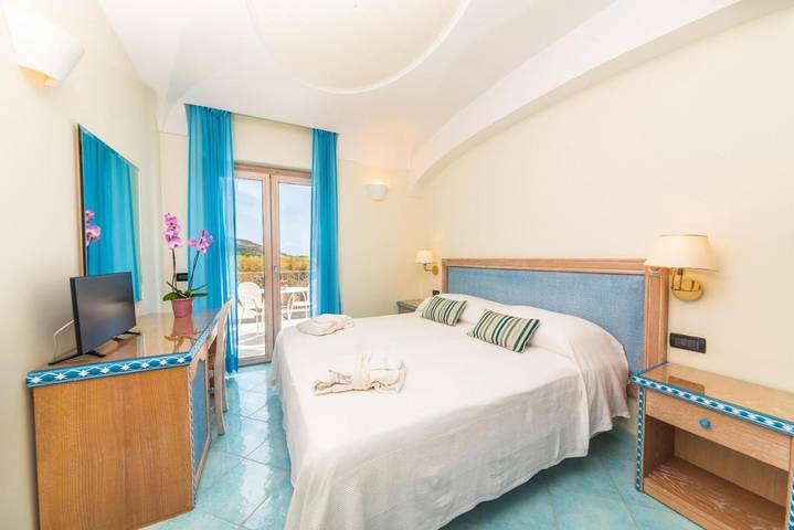 B&b per 2 persone, con panorama e giardino in Forio