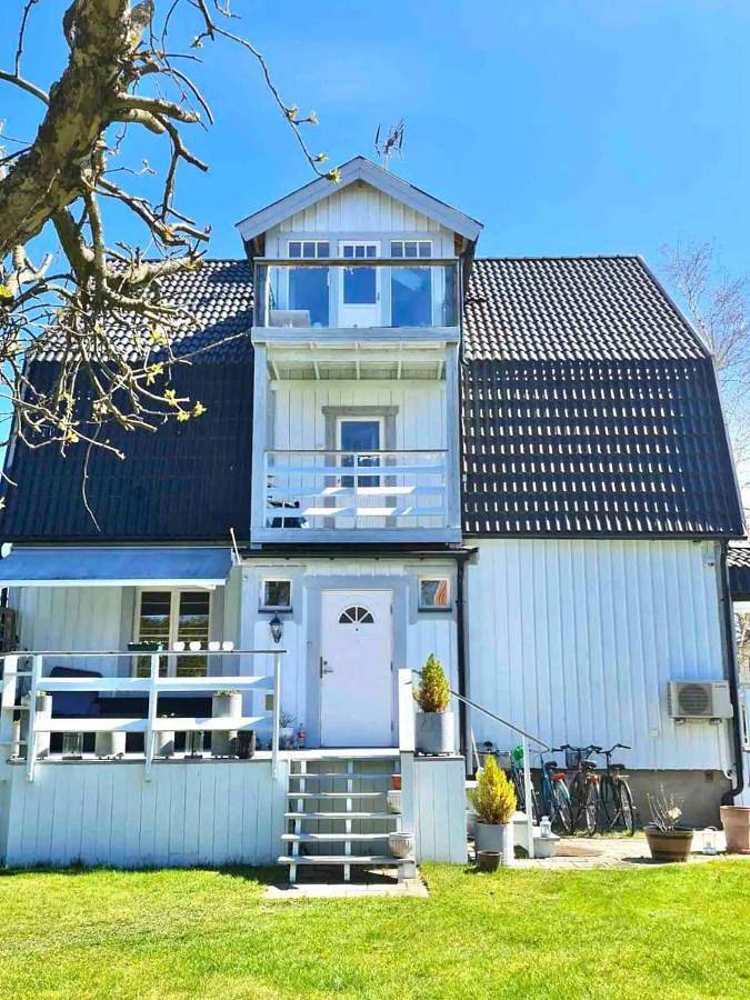 Appartement entier, Apartment with Balcony in Västeras, Västmanland