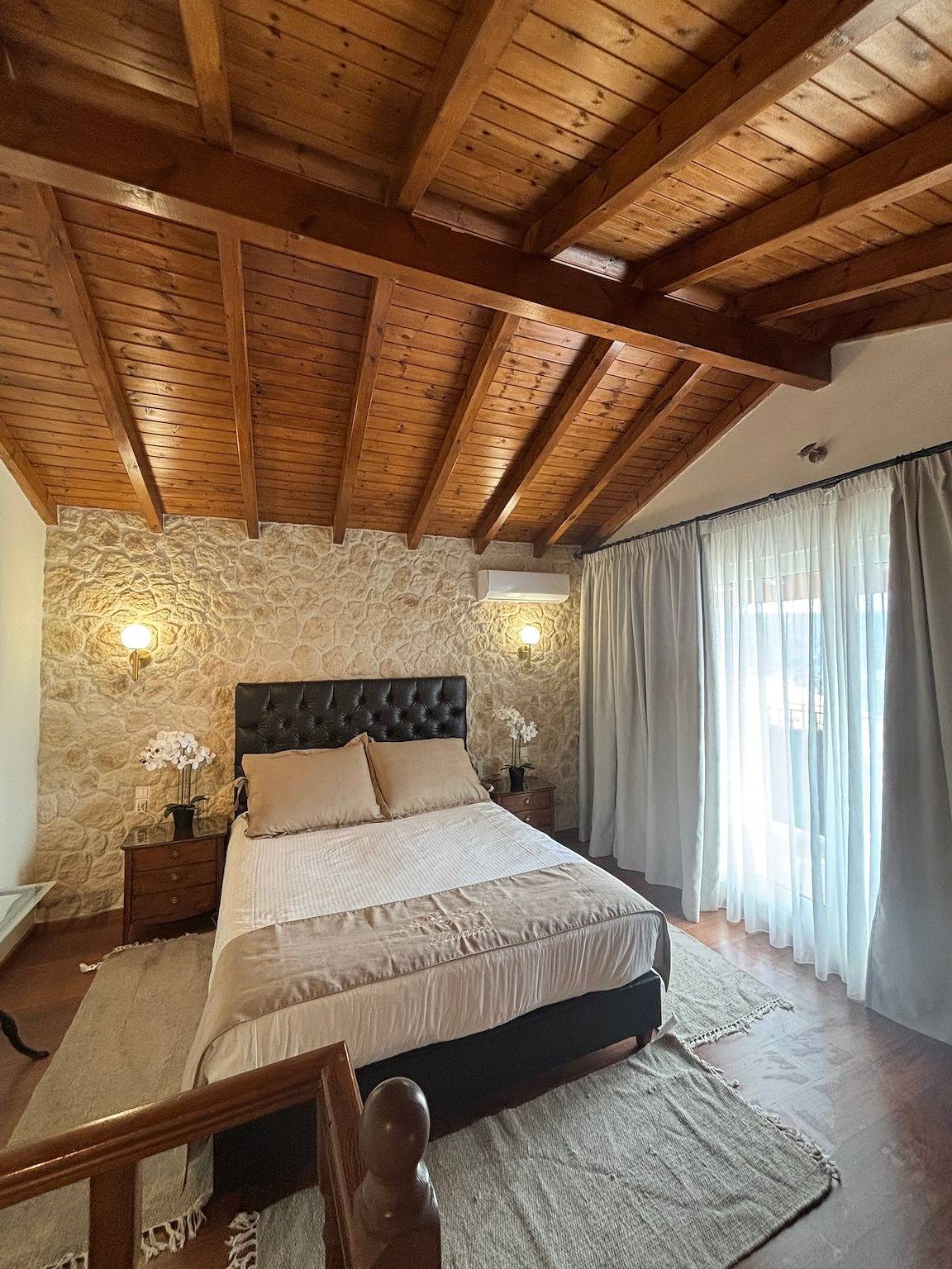 Entire apartment, Apartment "Angela Panorama Studio" with Sea View, Shared Pool & Wi-Fi in Paleokastritsa, Corfu