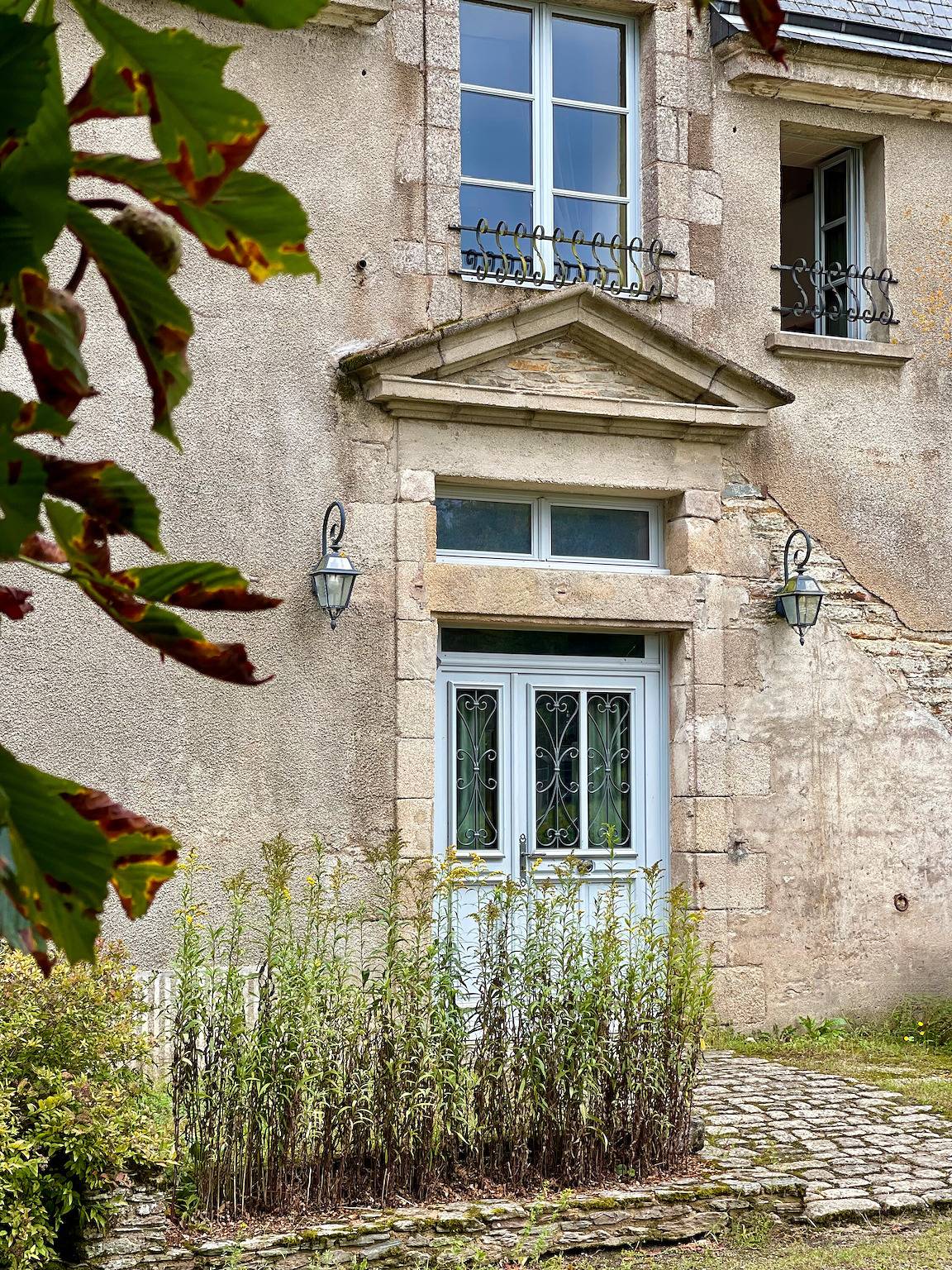Gîte 'les écuries' sleeps 14. in La Chapelle-Caro, Vannes region