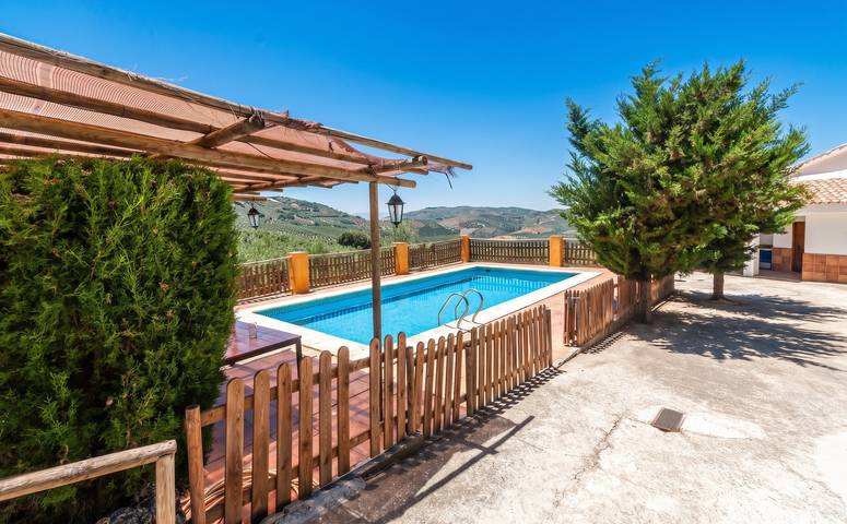 Apartamento para 6 personas, con Terraza y Piscina en Montefrío