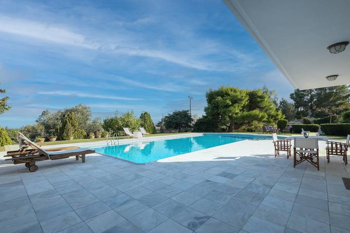 Villa 'Supreme and Classy Pool Residenz ' mit Bergblick, Wlan und Klimaanlage in Regionalbezirk Ostattika