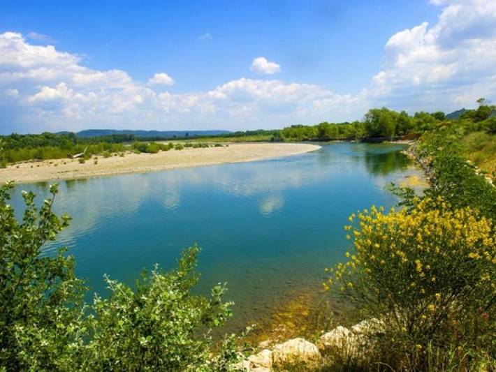 Camping pour 6 personnes, avec bassin pour enfant ainsi que terrasse et piscine à La Roque-d'Anthéron - 4
