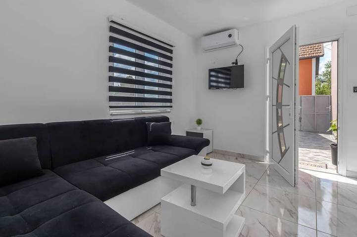 Ganze Wohnung, Awesome apartment in Otocac with Wifi in Prozor, Lika-Senj
