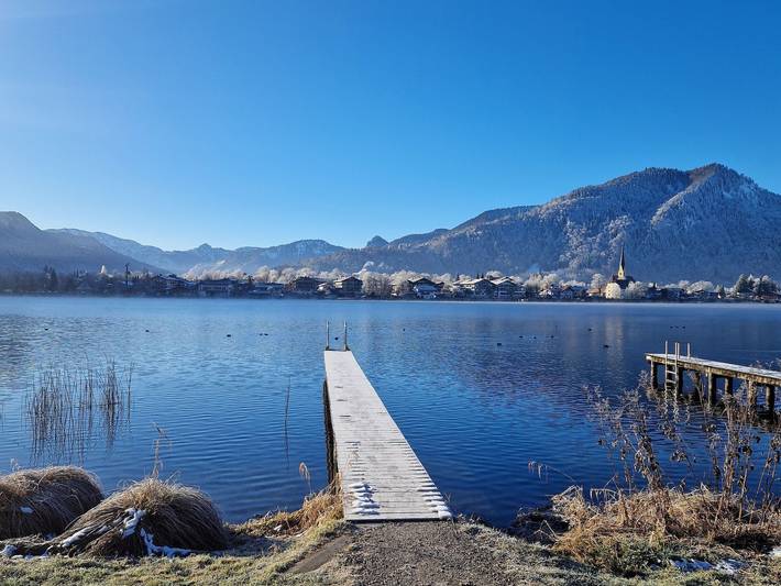 Ferienwohnung für 4 Personen, mit Seeblick und Garten sowie Terrasse, kinderfreundlich am Tegernsee