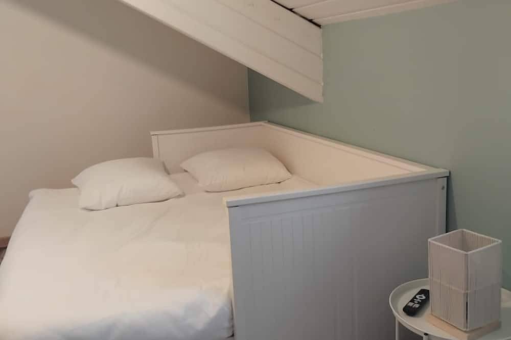 Ganze Wohnung, A Warm Nest in the Heart of Heaven with Spa in Charleville-Mézières, Ardennen