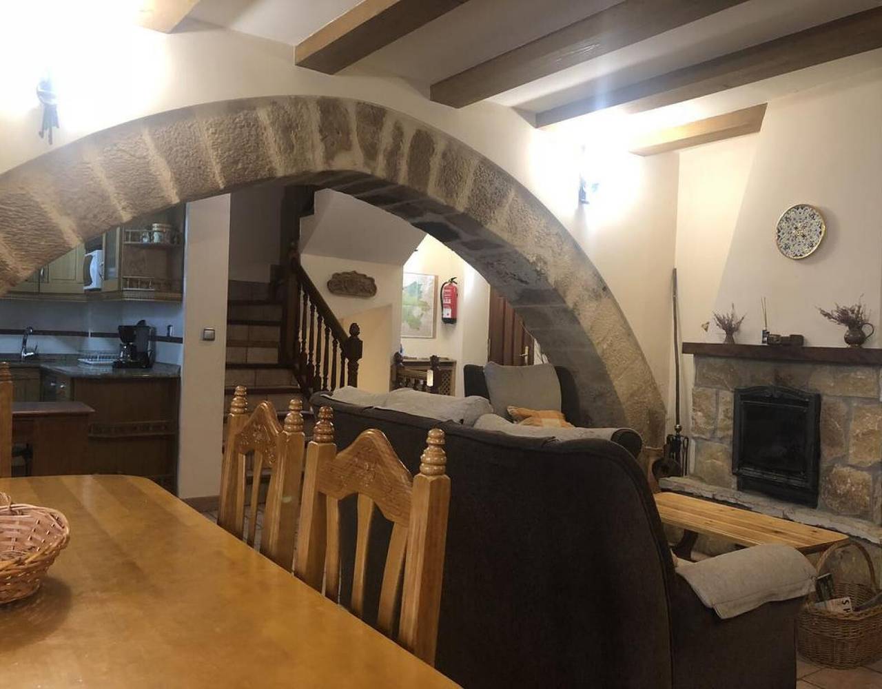 Maison de campagne 'Juderia I' avec Wi-Fi in Oña, Parc Naturel Montes Obarenes - San Zadornil
