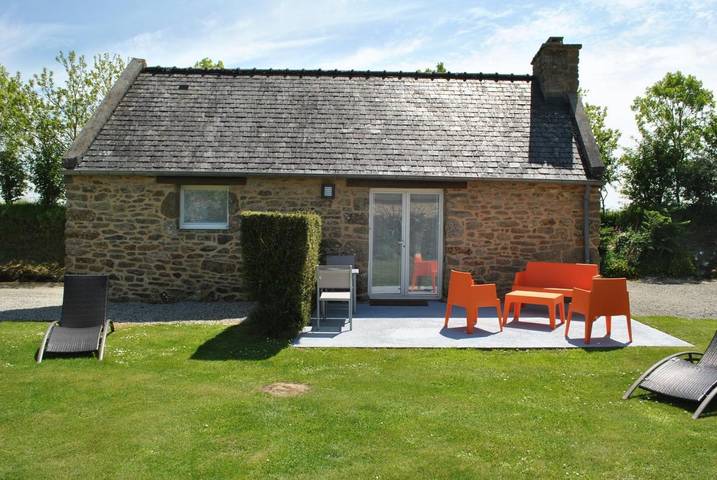 Maison de vacances pour 3 personnes, avec jardin ainsi que piscine et terrasse, animaux acceptés