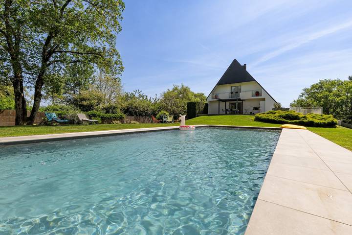 Kerwall - Chambres Familiales avec piscine partagée, terrasse privée et Wi-Fi in Malville, Vallée de la Loire