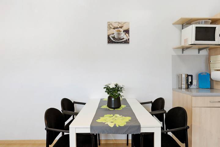 Hel lejlighed, Apartment 'Geiger' with Private Terrace and Wi-Fi in Volkertshausen, Hegau
