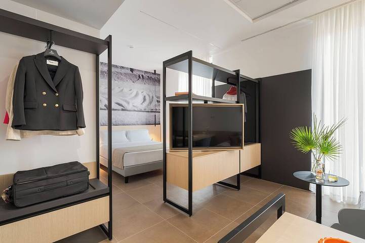 Entire apartment, Palazzo Monopolio – Apartments and Suites in Messina in Messina, Messina Province