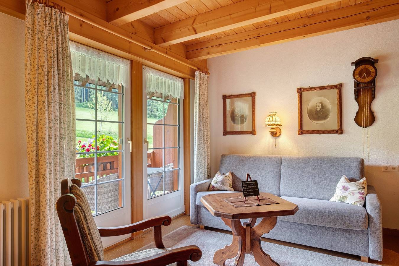 Ganze Wohnung, Ferienwohnung 'Nord' mit Bergblick, Gemeinschaftsterrasse und Wi-Fi in Titisee-Neustadt, Südschwarzwald
