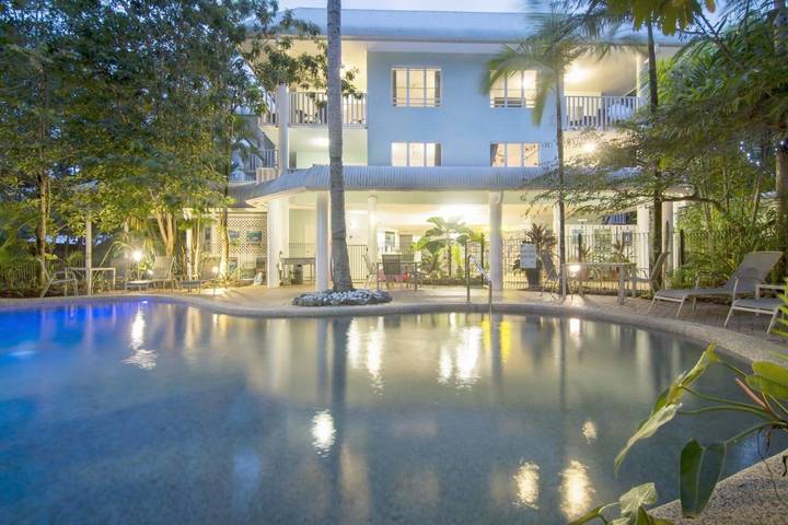 Appart’hôtel pour 2 personnes, avec piscine et jardin