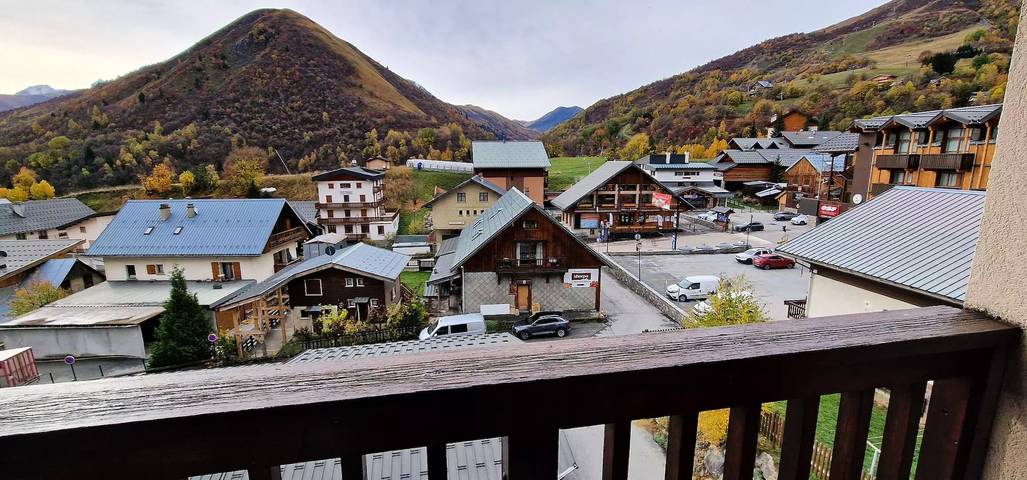 Gîte pour 5 personnes, avec piscine dans Office De Tourisme De Saint Sorlin D Arves