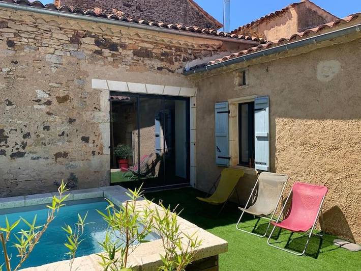 Location de vacances pour 10 personnes, avec terrasse et piscine à Blanquefort-sur-Briolance - 4