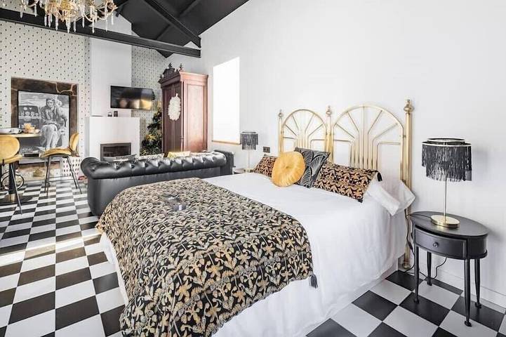 Ganze Wohnung, The 20's Suite. Loft with bathtub, outdoor terrace and wood-burning fireplace. in Corcubión, Costa da Morte