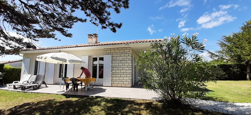 Gîte pour 4 personnes, avec jardin et terrasse, animaux acceptés