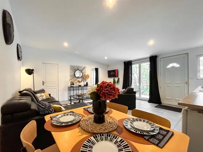Villa für 6 Personen, mit Terrasse und Ausblick - 1