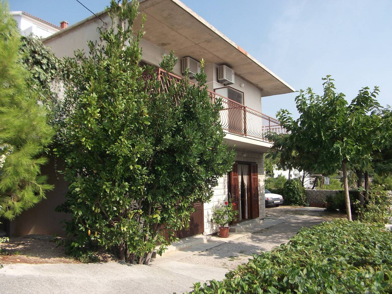 Ganze Wohnung, 1-Zimmer-Ferienwohnung mit Terrasse und Meerblick Nemira, Omis A-4834-b in Omiš (Kroatische Adria), Omis