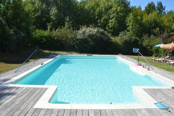 Gîte pour 6 personnes, avec jardin et piscine