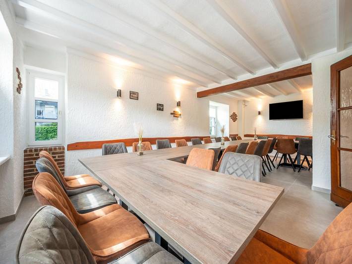 Ferienhaus für 30 Personen, mit Terrasse und Garten sowie Sauna, kinderfreundlich im Nationalpark Eifel - 4