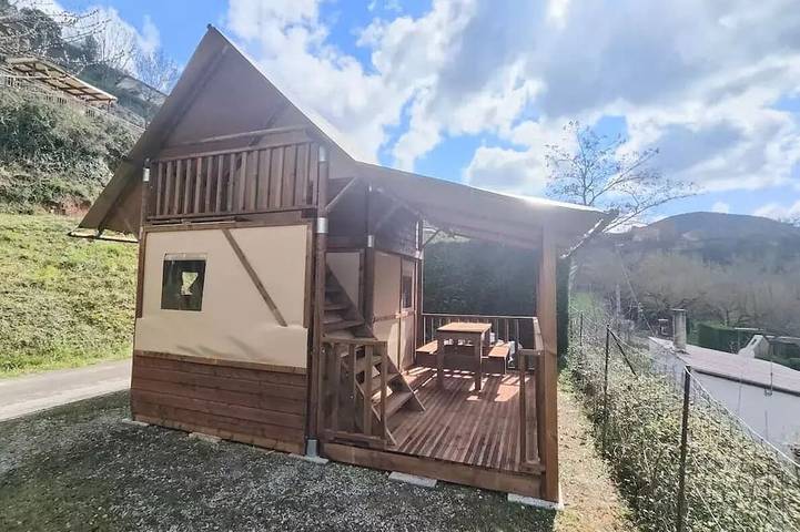Gîte pour 4 personnes, avec terrasse, animaux acceptés