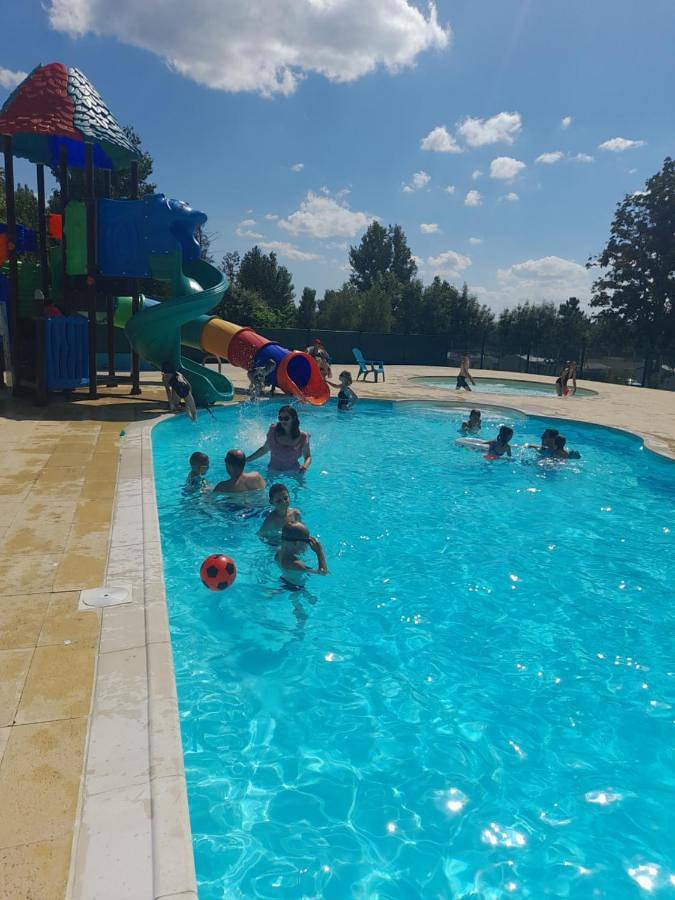 Appartement de vacances pour 4 personnes, avec jardin ainsi que terrasse et piscine, animaux acceptés