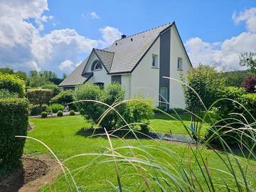 Cottage pour 4 personnes, avec vue et terrasse ainsi que piscine et jardin à Meulers