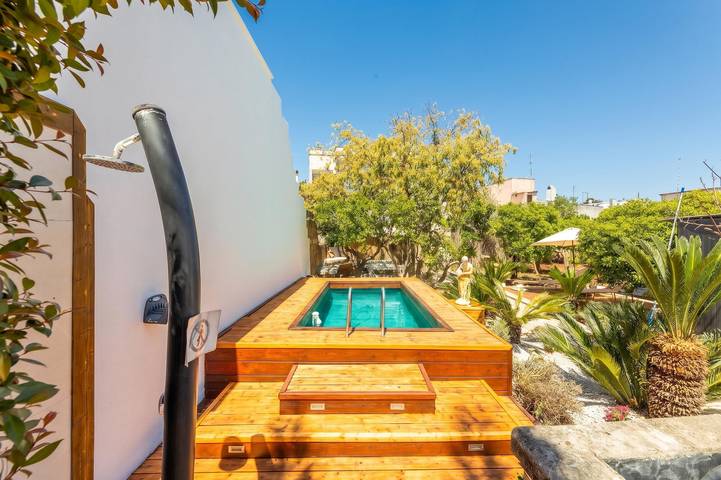 Location de vacances pour 6 personnes, avec Balcon/Terrasse ainsi que Jacuzzi et Jardin à Taviano - 4