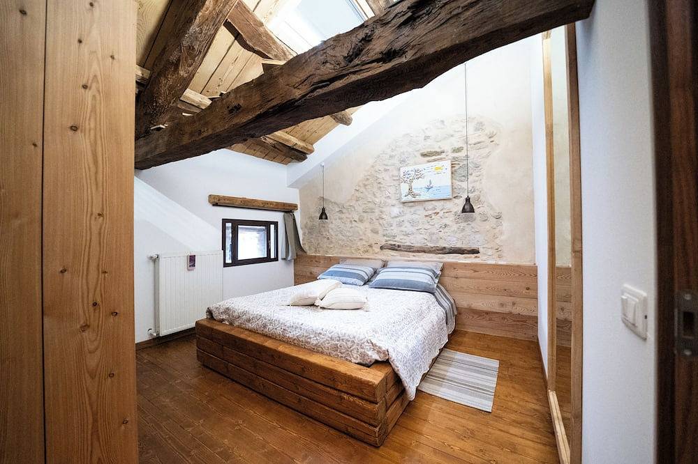 Casa Vecchia Mura - Appartamento 2 - a 5 minuti da Cison di Valmareno in Cison di Valmarino, Prealpi Carniche