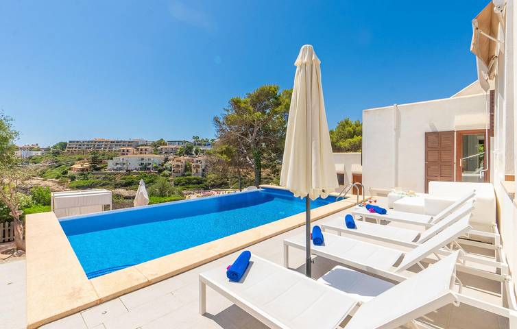 Ferienhaus für 6 Personen, mit Terrasse und Garten in Cala Anguila - 3