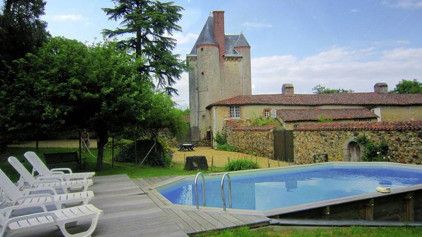 Cottage pour 6 personnes, avec piscine ainsi que terrasse et jardin à Saint-Paul-du-Bois
