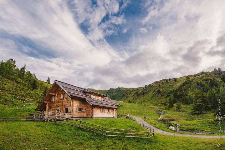 Ferienwohnung für 18 Personen, mit Garten und Sauna, kinderfreundlich in der Steiermark