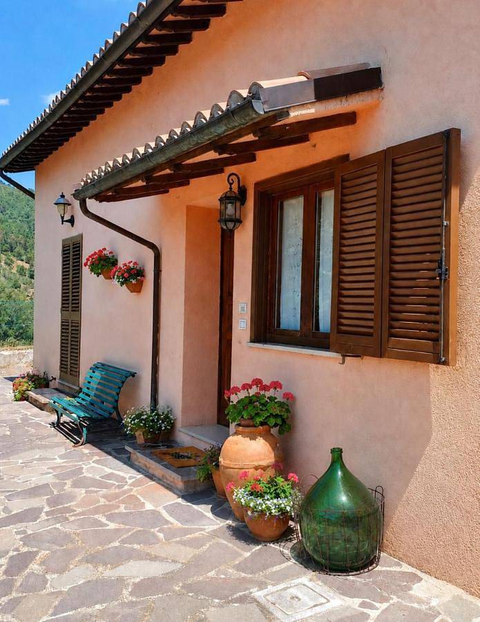 Appartamento per 6 persone, con Giardino e Panorama a Cerreto di Spoleto