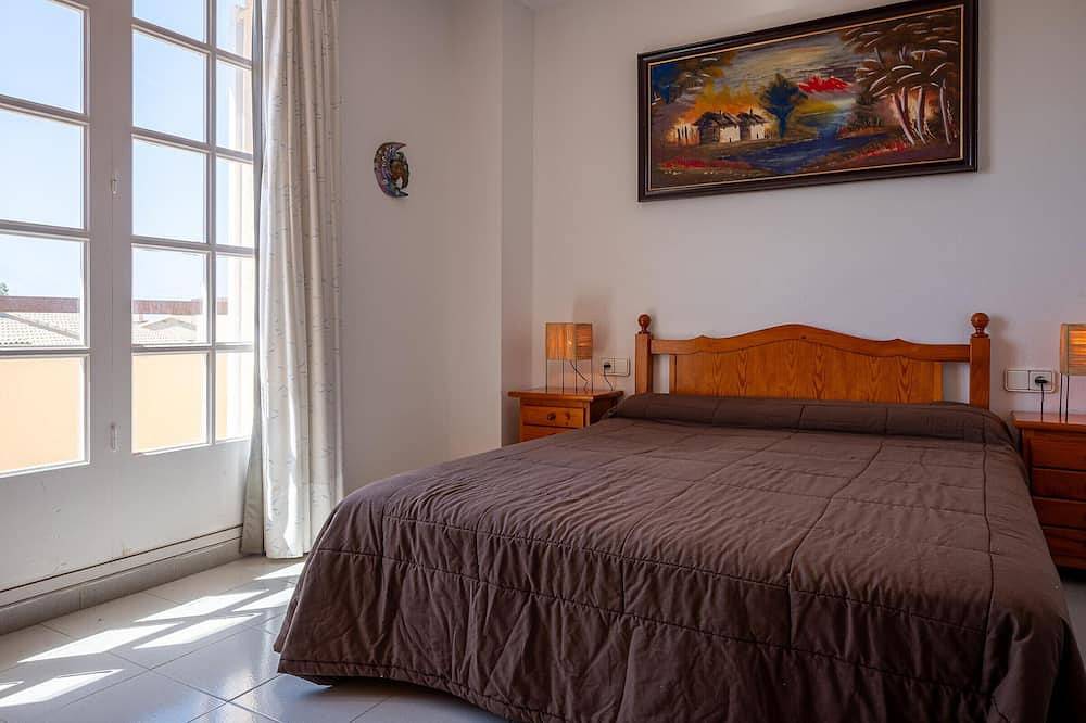 Cozy house 5 min from the beach with pool and Bbq in Altafulla, Costa Dorada